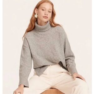 J. Crew Relaxed Fit Wool Blend Turtleneck Gray Heather Fog Sweater sz Medium